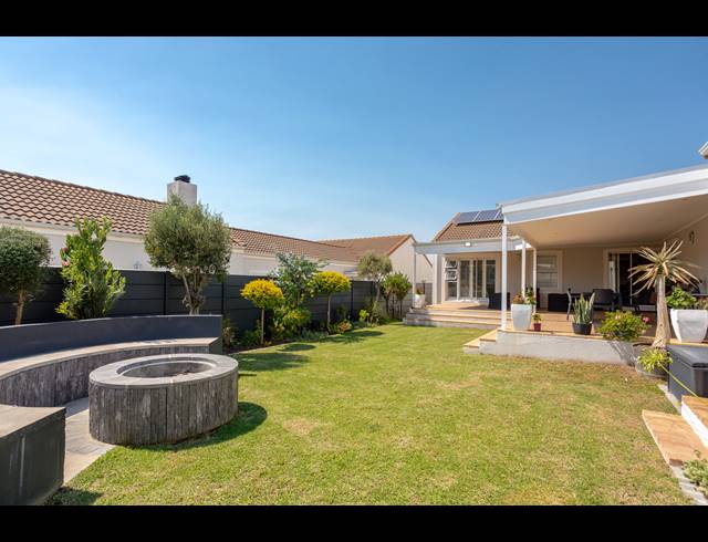 3 BEDROOM FREEHOLD SOLD IN PINEHURST